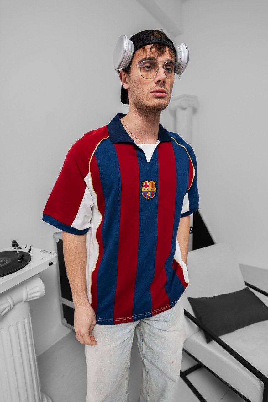 2001-2002 Barcelona Home Shirt - Vintage Football Jersey - Retro Soccer Kit
