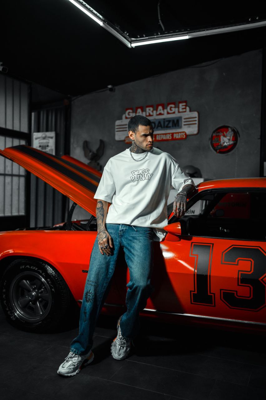 Bugs Bunny T-Shirt - Stylish Graphic Tee