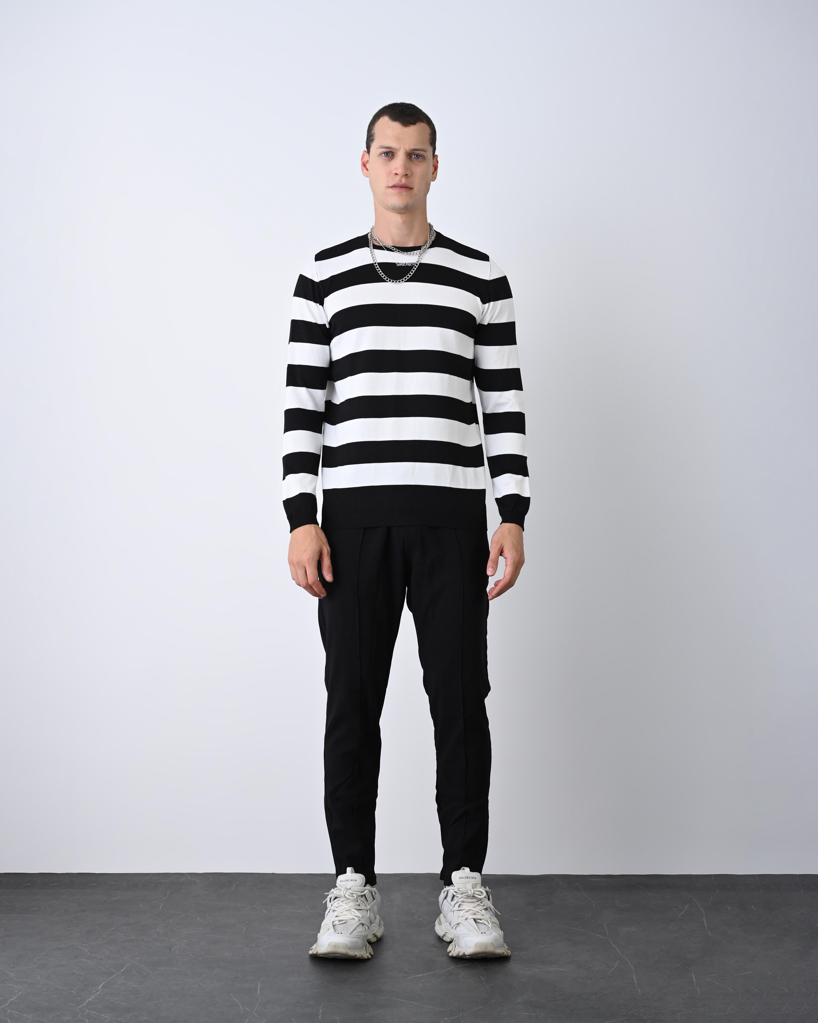 Casual Men's Knitwear with Dual-Tone Stripe Detail